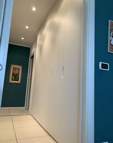 Armadio a muro moderno