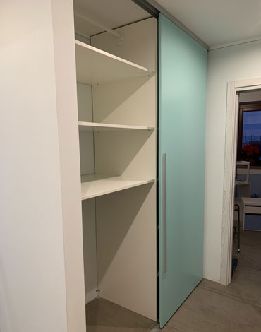 Armadio con porta scorrevole